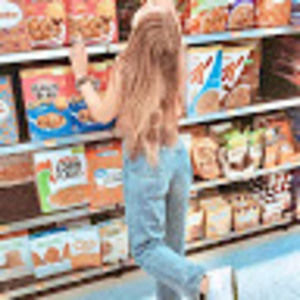 Meet your Posher, Elise